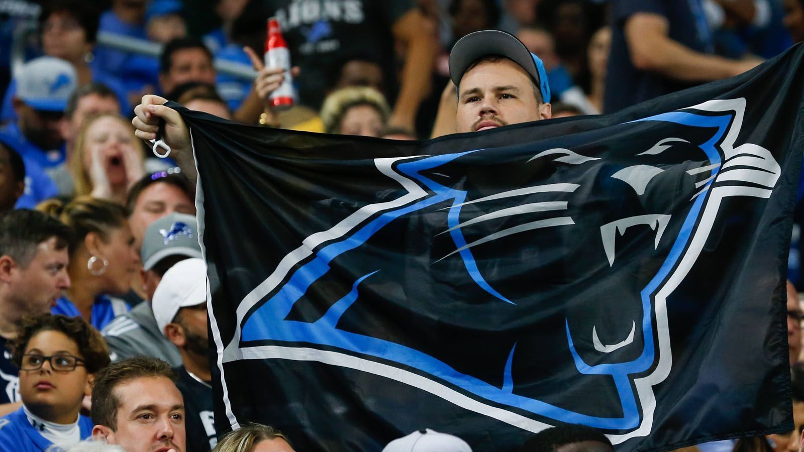 
                <strong>Platz 16: Carolina Panthers</strong><br>
                
              