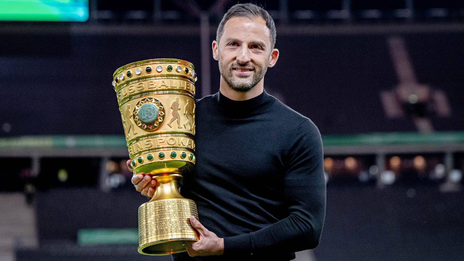 
                <strong>RB Leipzig: Domenico Tedesco</strong><br>
                Im Amt seit: 09. September 2021Vertrag bis: 30. Juni 2023Vorherige Station: Spartak Moskau
              