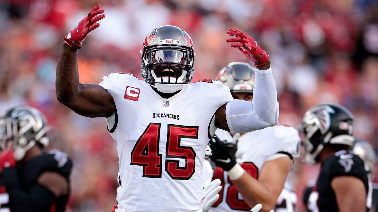 
                <strong>Devin White (Tampa Bay Buccaneers) </strong><br>
                Draftposition: Runde 1/Pick 5 (2019) -Spiele: 33 -Wichtigste Statistiken: 267 Tackles, 11.5 Sacks, vier Forced Fumbles -Auszeichnungen/Erfolge: Super Bowl (2020), Second-Team All-Pro (2020)
              