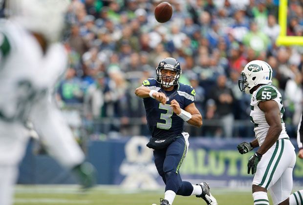 
                <strong>Russell Wilson</strong><br>
                Insgesamt steht Wilson wegen seiner Vielseitigkeit an der Spitze der neuen Quarterback-Generation. in seinem zweiten Jahr zeigt er beeindruckende Reife. Sein großer Trumpf: Er lässt sich von seinen Fehlern nicht entmutigen und hatte bisher immer die passende Antwort parat.
              