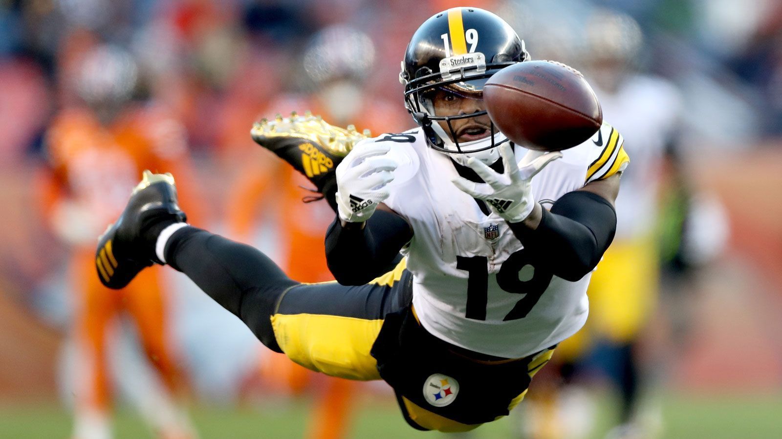 
                <strong>Platz 47: JuJu Smith-Schuster</strong><br>
                Position: Wide ReceiverTeam: Pittsburgh SteelersPlatzierung im Vorjahr: nicht dabei
              