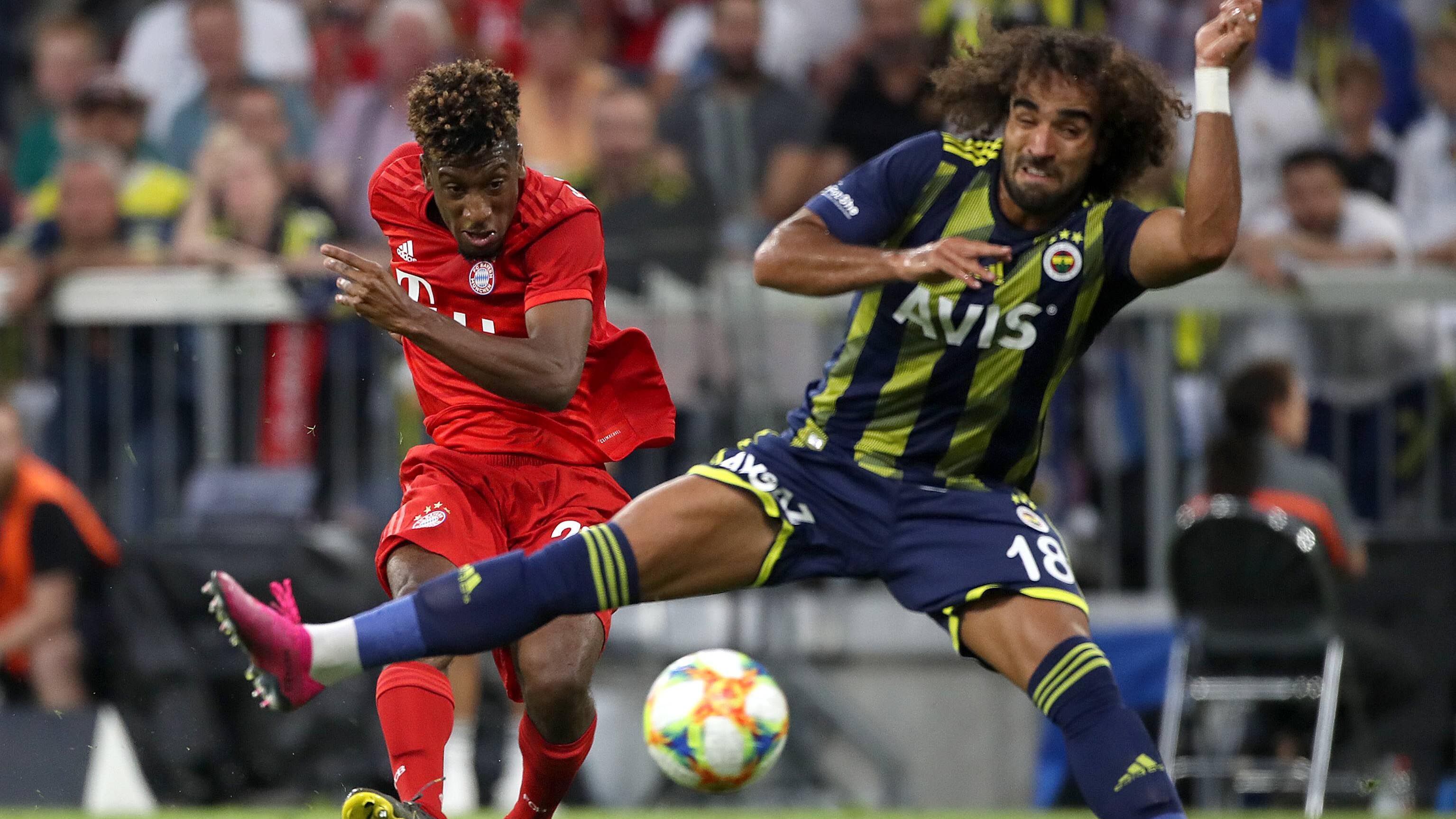 
                <strong>Kingsley Coman</strong><br>
                Starke Vorstellung des Franzosen! Vor dem 2:0 konnten ihn zwei Gegner nicht daran hindern, von Grundlinie zum Elfmeterpunkt zurückzulegen, wo Goretzka parat stand. Gewann viele Bälle gegen seinen überforderten Gegenspieler Isla. Hatte bei seinem Treffer zum 4:0 Glück, dass der Istanbuler Tufan einen Goretzka-Pass auf Lewandowksi so unglücklich abfälschte, dass er plötzlich frei vorm Tor stand. Machte nach 60 Minuten Platz für Youngster Sarpreet Singh. ran-Note: 1
              