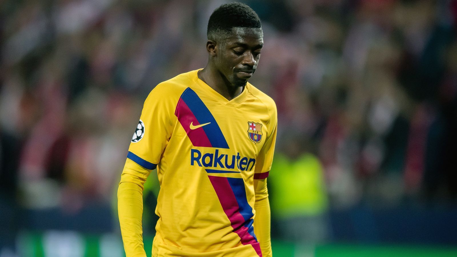 
                <strong>Ousmane Dembele (FC Barcelona)</strong><br>
                Ein Mann, mit dem sich der FC Chelsea derzeit bezüglich eines Winter-Transfers beschäftigen soll, ist der frühere Dortmunder Ousmane Dembele vom FC Barcelona. Laut dem spanischen Nachrichten-Portal "Eldesmarque" gab es bereits ein Treffen zwischen Dembeles Berater und den Londonern, um die Möglichkeit eines Transfers im Januar 2020 zu erörtern. Der französische Flügelflitzer konnte sich auch aufgrund von mehreren Verletzungen noch nicht nachhaltig bei Barca durchsetzen, Dembeles Vertrag läuft noch bis 2022. 
              