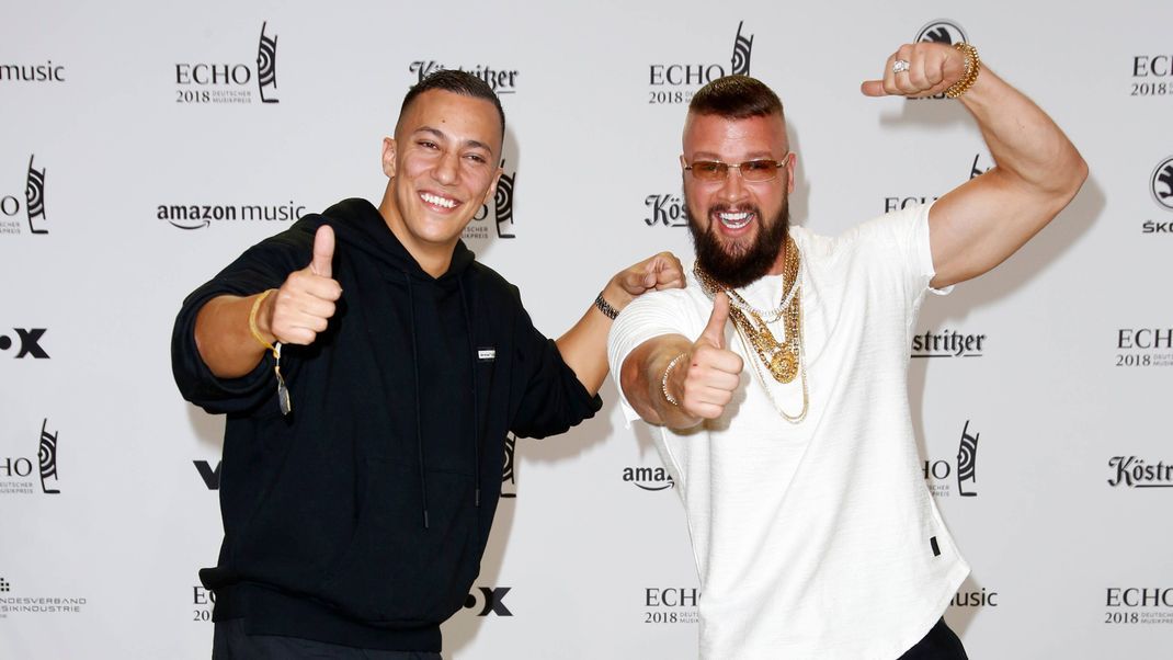 Farid Bang und Kollegah auf dem roten Teppich bei der Verleihung des ECHO 2018 in Berlin