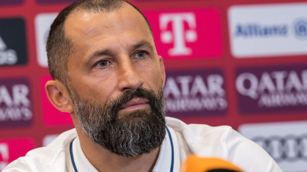 Sportvorstand Hasan Salihamidzic räumt einen Mangel an Training beim FC Bayern ein.