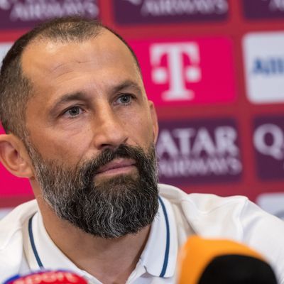 Sportvorstand Hasan Salihamidzic räumt einen Mangel an Training beim FC Bayern ein.