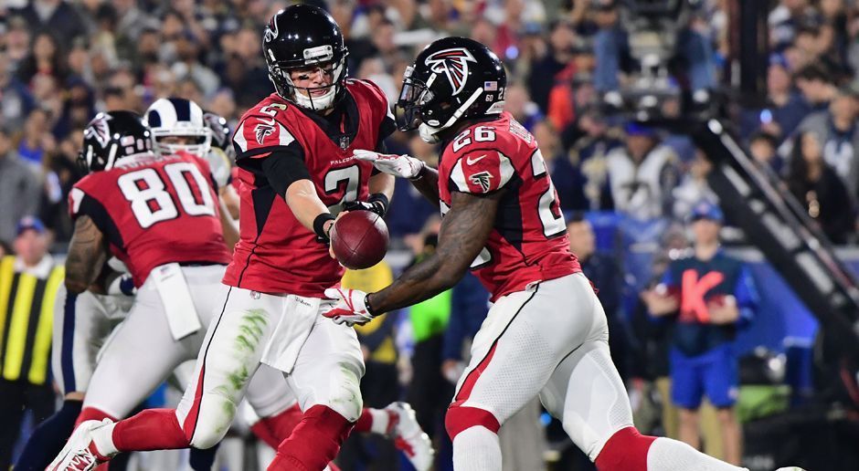 
                <strong>6. Atlanta Falcons</strong><br>
                "Die Atlanta Falcons kommen immer mehr auf Touren, Matt Ryan nähert sich seiner MVP-Form der vergangenen Saison und in der Offensive haben sie viele starke Anspielstationen – für die Eagles wird das auch definitiv noch reichen. Aber ich sehe die Falcons ehrlich gesagt insgesamt lange nicht so stark wie in der letzten Spielzeit. Deswegen nur Platz sechs, weil es für die Eagles wie bereits geschrieben zwar noch reicht, sie aus meiner Sicht in den Championship-Games aber rausgehen werden."
              