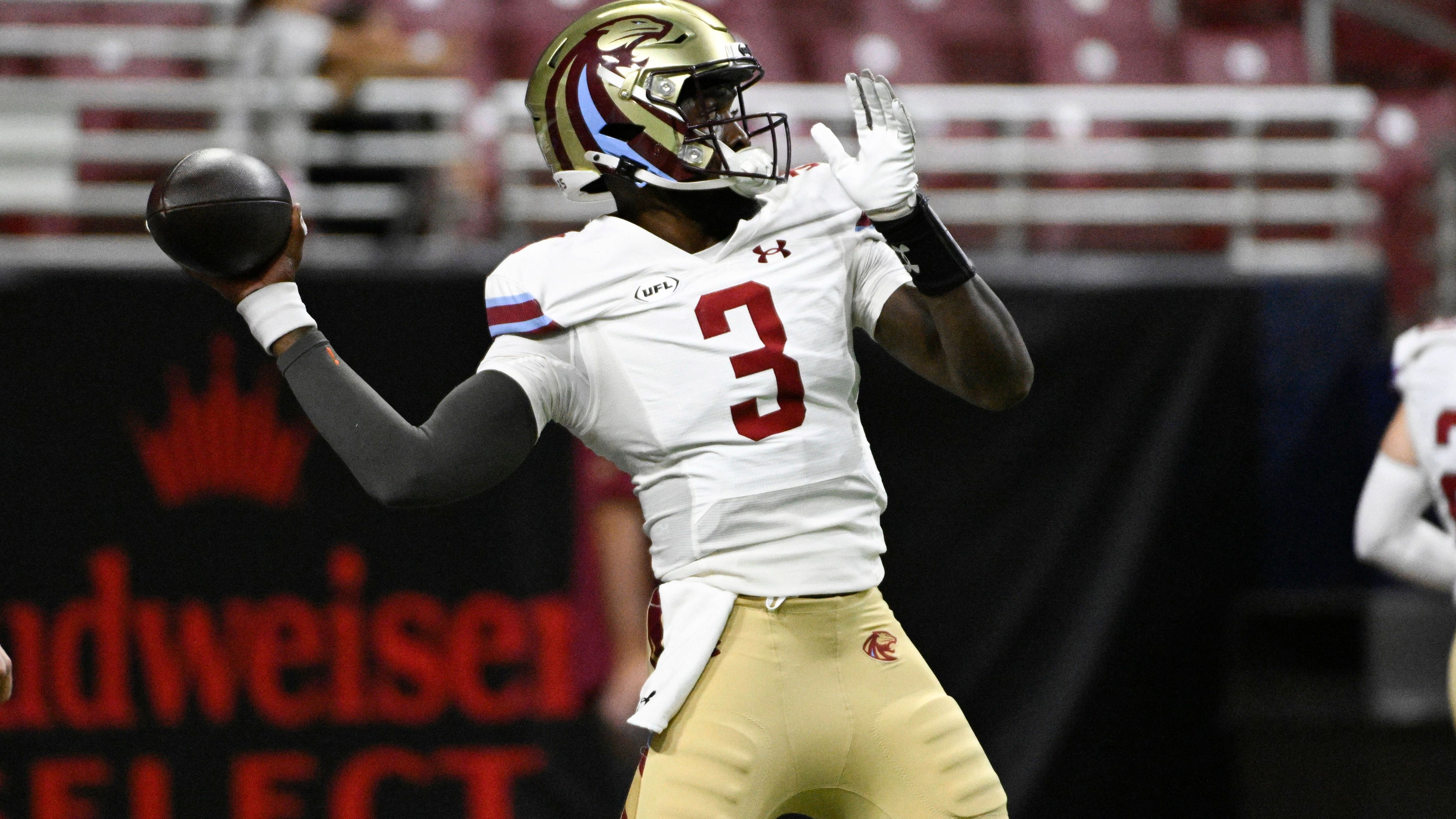<strong>Bryce Perkins (Carolina Panthers)</strong><br>Die Carolina Panthers haben einen neuen Quarterback verpflichtet. Bryce Perkins, MVP der abgelaufenen UFL-Saison, wird den Kader der Panthers ergänzen, nachdem sich Andy Dalton in der Preseason am Ellbogen verletzt hat. Der 28 Jahre alte Perkins spielte von 2020 bis Anfang 2023 für die Los Angeles Rams und gewann mit der Franchise den Super Bowl, kam in jener Saison 2021 aber nicht zum Einsatz. Zuletzt war er zwei Jahre in der UFL für die Michigan Panthers aktiv.