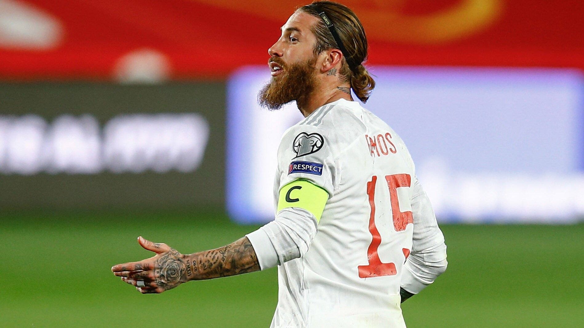 
                <strong>Sergio Ramos im Wandel</strong><br>
                Sergio Ramos ist das Abbild des modernen Fußballkämpfers: Rauschebart, finsterer Blick, mehr Tattoos als freie Haut. Seinen letzten Kampf hat der langjährige spanische Kapitän aber verloren. Er wollte weitermachen in seiner "Seleccion", doch, so erzählt er es in einem Abschiedspost, der neue Trainer Luis de La Fuente habe ihm mitgeteilt, "dass er nicht auf mich setzt und das auch künftig nicht tun wird, ganz egal, wie ich spiele". Für Ramos schlechter Stil - und mit Stil kennt der Innenverteidiger sich aus. ran wagt einen etwas anderen Blick auf die Nationalmannschaftskarriere des Abwehrmanns. 
              