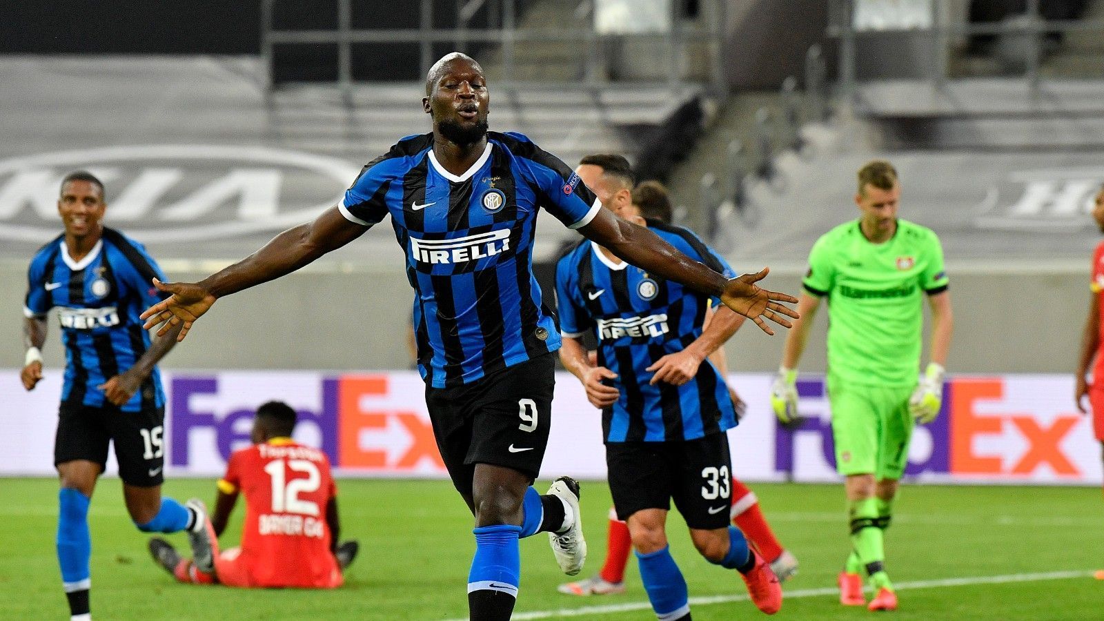 
                <strong>Inter gilt als Titelfavorit</strong><br>
                Nichtsdestotrotz zieht Inter als Titelfavorit in das diesjährige Europa-League-Finale ein. Laut dem Sportwettenanbieter "bwin" sind die Nerazzurri gegen den Gegner aus La Liga mit einer Quote von 1,6 leichter Favorit. Ein Erfolg des spanischen Teams um Kapitän Jesus Navas bringt den 2,25-fachen Wetteinsatz.
              