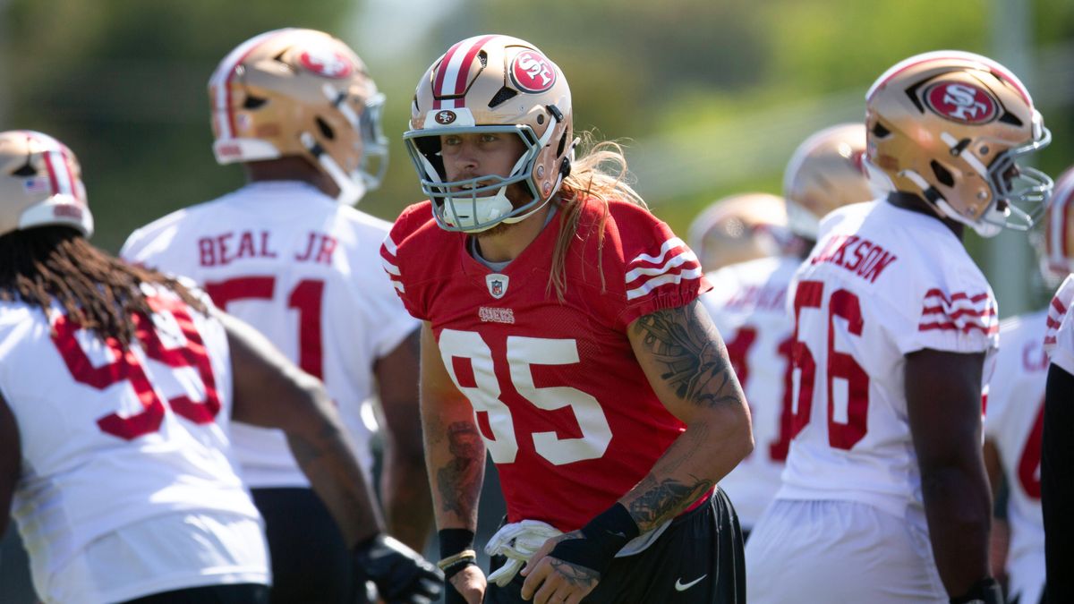 NFL, American Football Herren, USA San Francisco 49ers Minicamp Jun 10, 2025; Santa Clara, CA, USA; San Francisco 49ers tight end George Kittle (85) works out with his teammates during an OTA at Le...