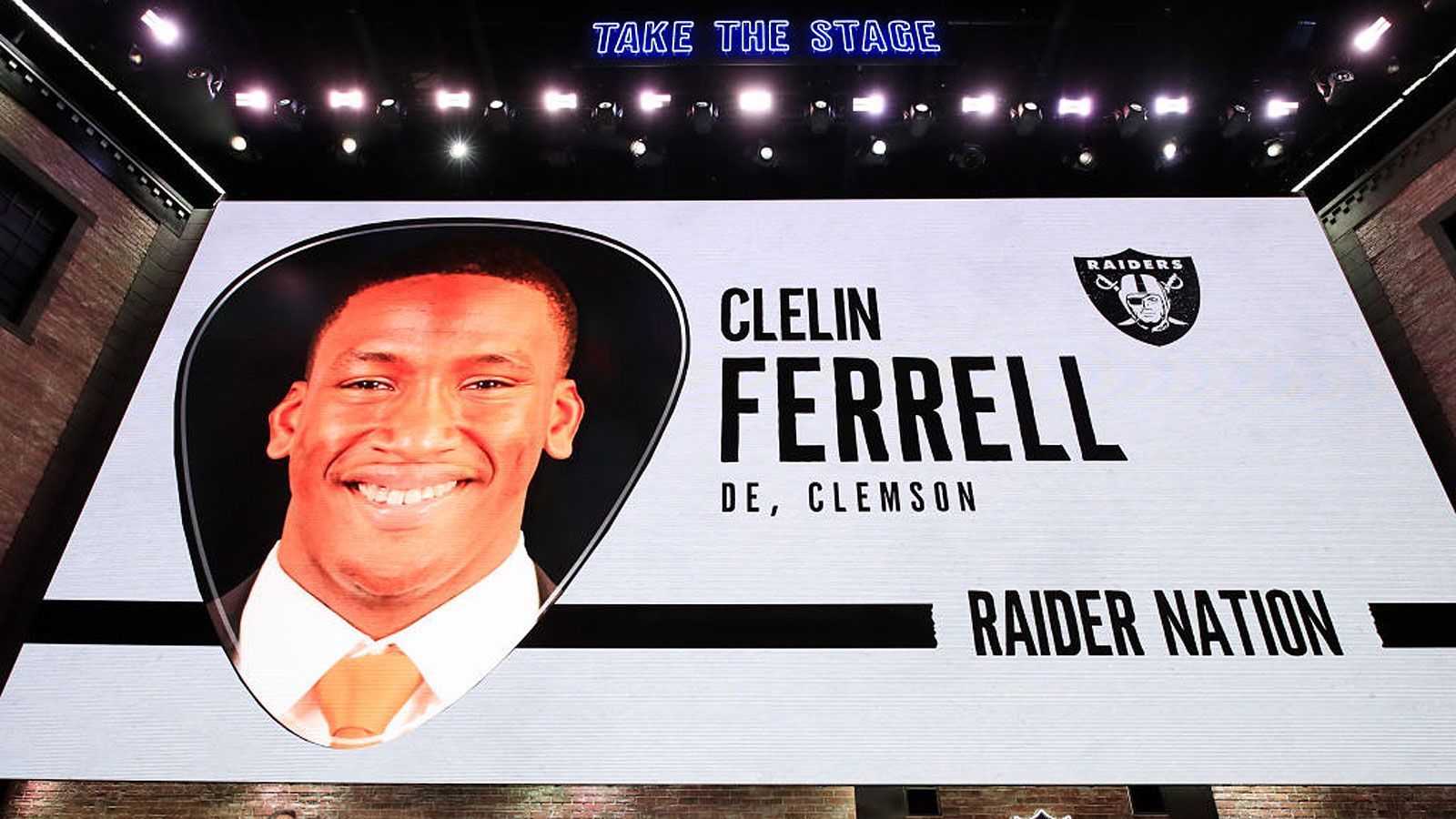 
                <strong>Die Draft Picks der Oakland Raiders (9)</strong><br>
                Pick 4: Clelin Ferrell (Foto/Clemson, DE)Pick 24: Josh Jacobs (Alabama, RB)Pick 27: Jonathan Abram (Mississippi State, S)Pick 40: Trayvon Mullen (Clemson, CB)Pick 106: Maxx Crosby (Eastern Michigan, DE)Pick 129: Isaiah Johnson (Houston, CB)Pick 137: TE Foster Moreau (LSU, TE)Pick 149: Hunter Renfrow (Clemson, WR)Pick 230: Quinton Bell (Prairie A&M, DE)
              