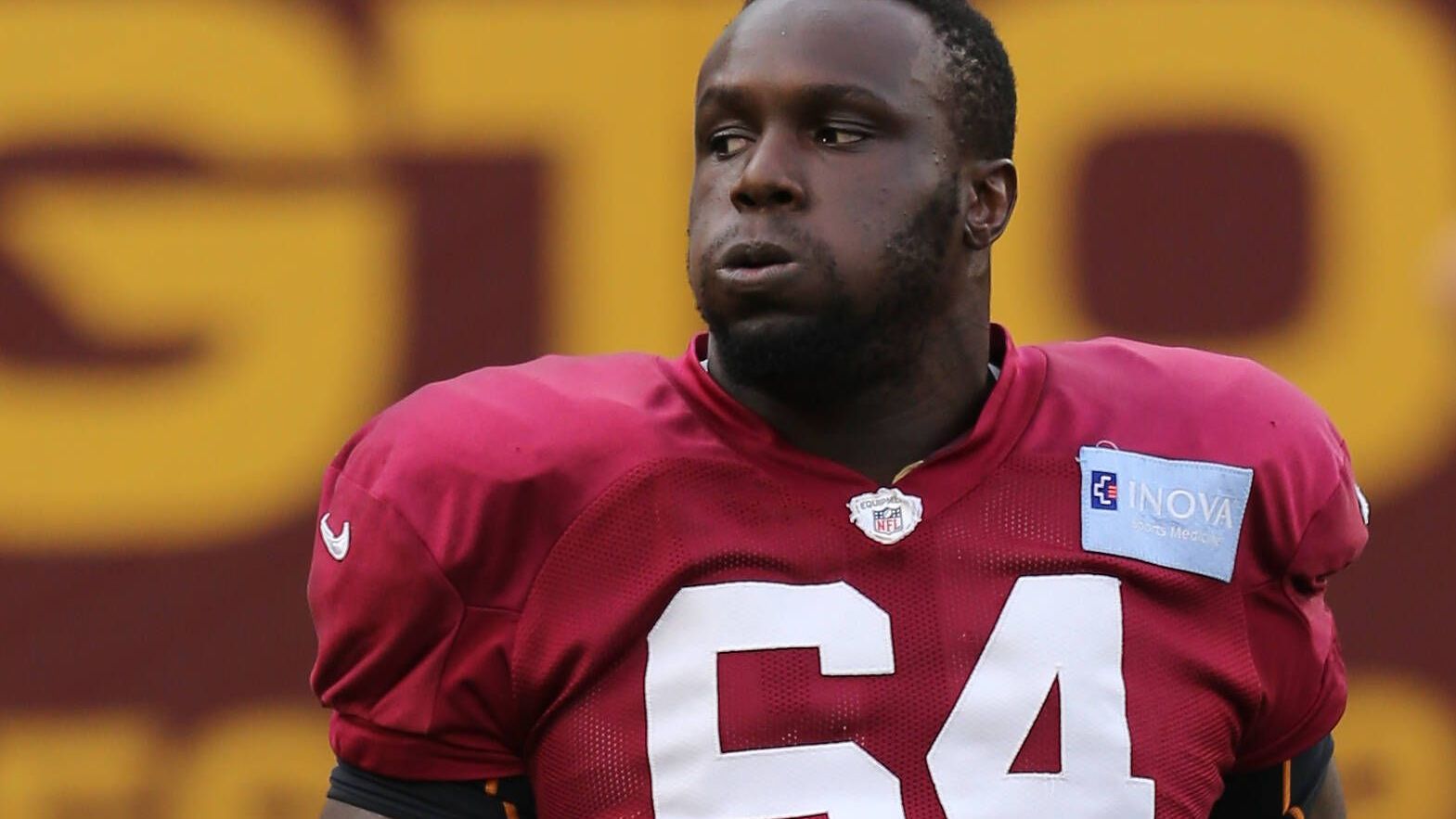 <strong>David Bada (Washington Commanders)</strong> <br>Mit Bada wird noch ein weiterer Deutscher den Saisonstart verpassen. Der Defensive Tackle ließ sich aufgrund seines gerissenen Trizeps operieren und wurde deshalb auf die Injured Reserve Liste gesetzt. Bada gehört bereits seit dem Jahr 2020 dem Team aus Washington an und absolvierte vergangene Saison seine ersten beiden NFL-Spiele.