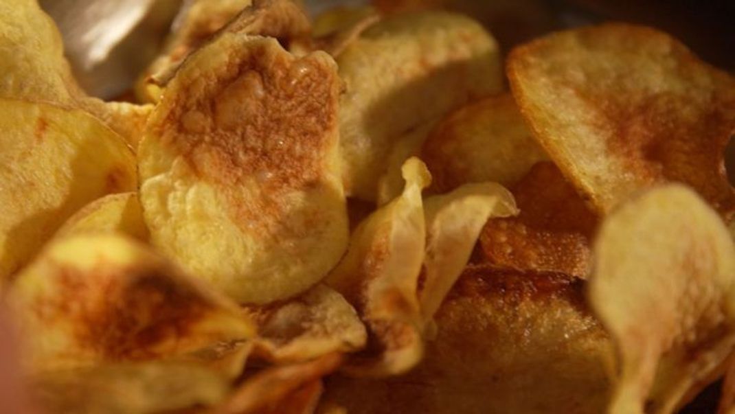 Nach diesen selbstgemachten, knusprigen Kartoffel-Chips willst du nie wieder fertige kaufen!