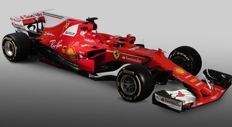 
                <strong>Ferrari SF70H</strong><br>
                Das ist Sebastian Vettels neue Rote Göttin: Mit dem Ferrari SF70H soll der Angriff auf Mercedes gelingen. Wie auch die anderen Teams setzt Ferrari auf die große Flosse am Heck. Ansonsten bleibt das Design beim klassischen Scuderia-Rot. Die "70" im Namen steht für das 70-jährige Firmenjubiläum des Automobilherstellers.
              