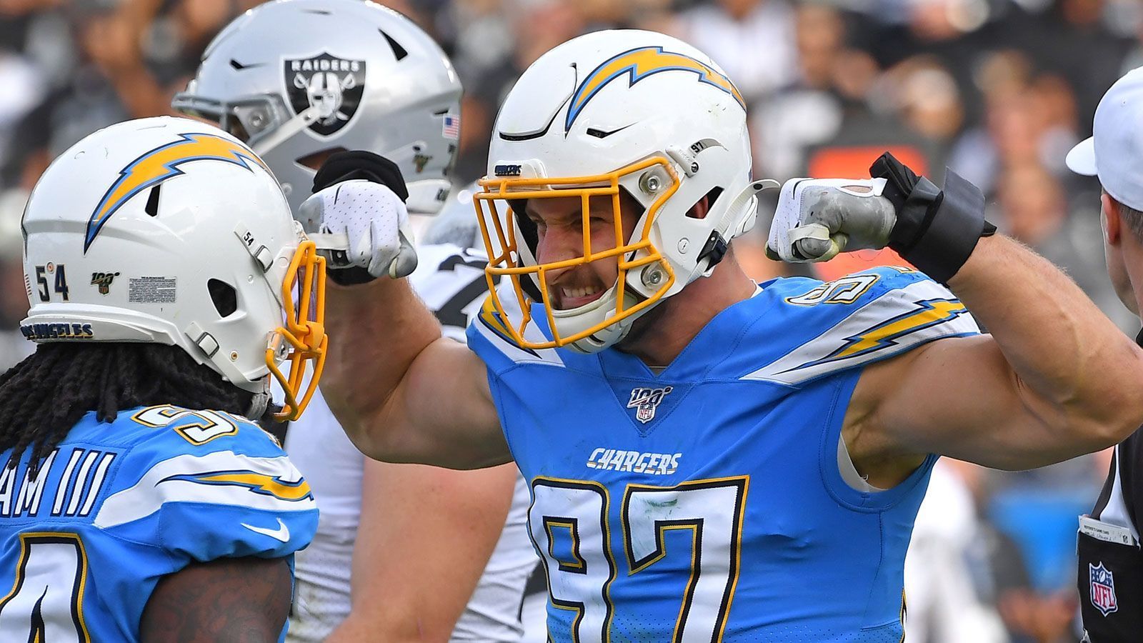 
                <strong>AFC West</strong><br>
                Den Los Angeles Chargers ging 2019 etwas der Saft aus - fünf Siege, elf Niederlagen, Platz vier in der AFC West standen am Ende in den Büchern. Die Chargers haben eine starke Defense um Quarterback-Jäger Joey Bosa. In der Offense wird Quarterback Tyrod Taylor das Erbe von Philip Rivers antreten. Was ist also möglich?
              