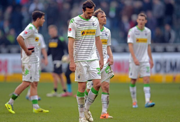
                <strong>FLOP: Borussia Mönchengladbach</strong><br>
                Die "Fohlen" sind derzeit nicht in der Lage eine Führung über die Zeit zu retten. Die Niederlage gegen den FC Augsburg ist für die Favre-Elf bereits die neunte Partie in Folge, bei der kein Dreier herausspringt - das Ergebnis: Platz 17 in der Rückrundentabelle.
              