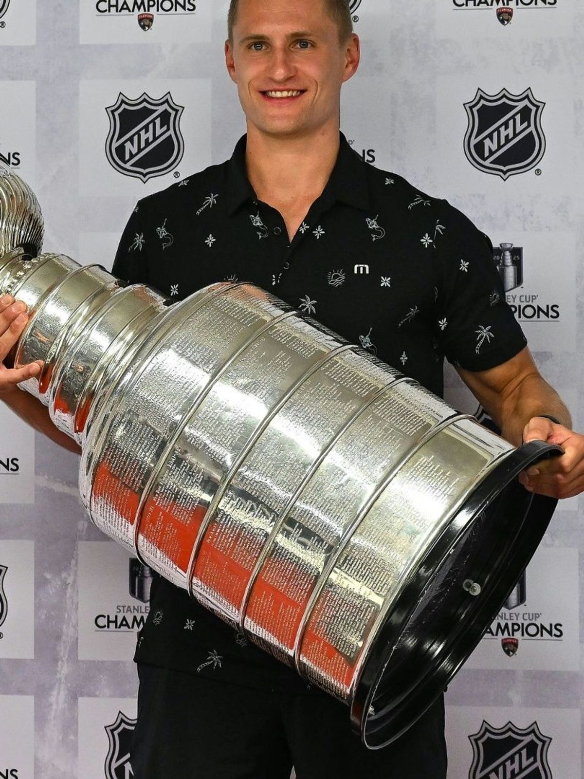 Nico Sturm brachte den Stanley Cup nach Augsburg