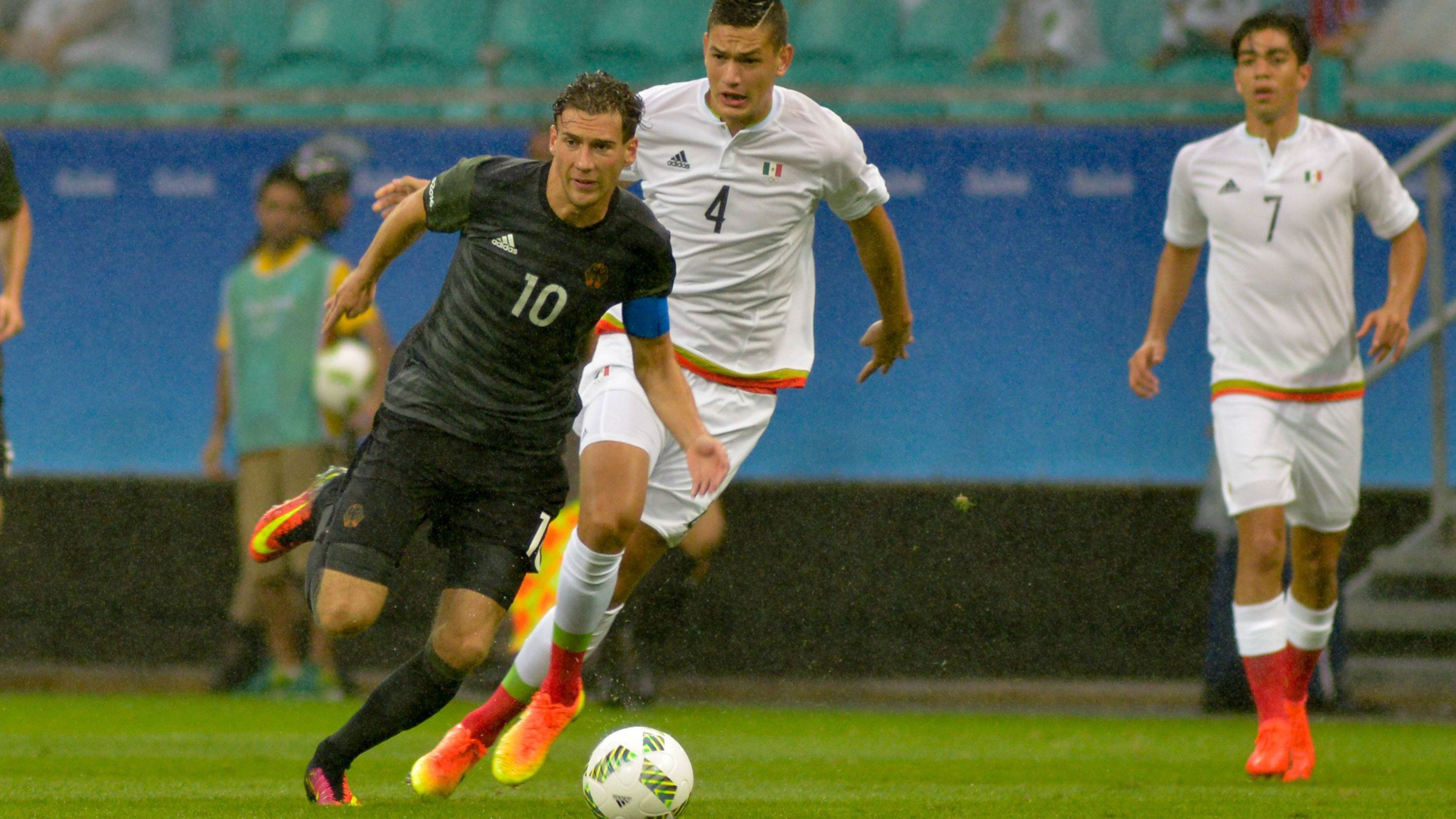 
                <strong>Leon Goretzka</strong><br>
                Leon Goretzka musste bereits früh im olympischen Turnier wieder abreisen. Im Auftaktspiel gegen Mexiko zog sich der damalige Schalker eine Verstauchung des Schultergelenks zu und konnte nicht mehr mitmischen. Mittlerweile ist Goretzka zu einem echten Führungsspieler im zentralen Mittelfeld gereift und ist weder beim FC Bayern München noch in der Nationalmannschaft wegzudenken. 
              