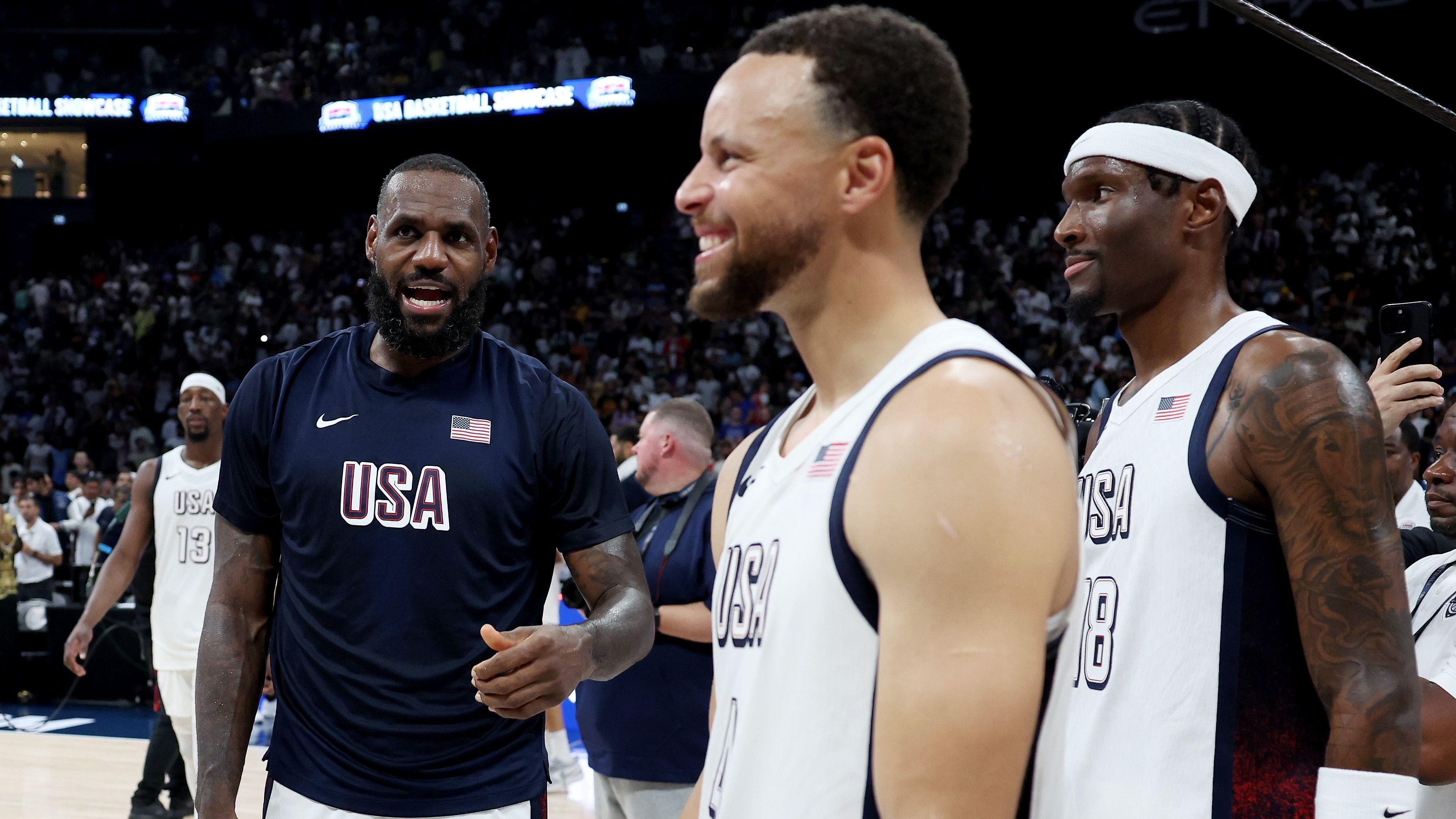 <strong>Diese Schuhe tragen die Basketball-Stars der USA</strong><br>In der Olympia-Vorbereitung trifft Deutschlands Basketball-Nationalmannschaft auf die USA <a href="https://www.ran.de/sports/basketball/livestreams/basketball-nationalmannschaft-live-usa-deutschland-auf-prosieben-joyn-rande-und-in-der-ran-app-395933">(Mo, 22. Juli, ab 20:15 Uhr live auf ProSieben, Joyn, ran.de und in der ran-App)</a>. <strong><em>ran</em></strong> zeigt, welche Schuhe die US-Stars tragen.