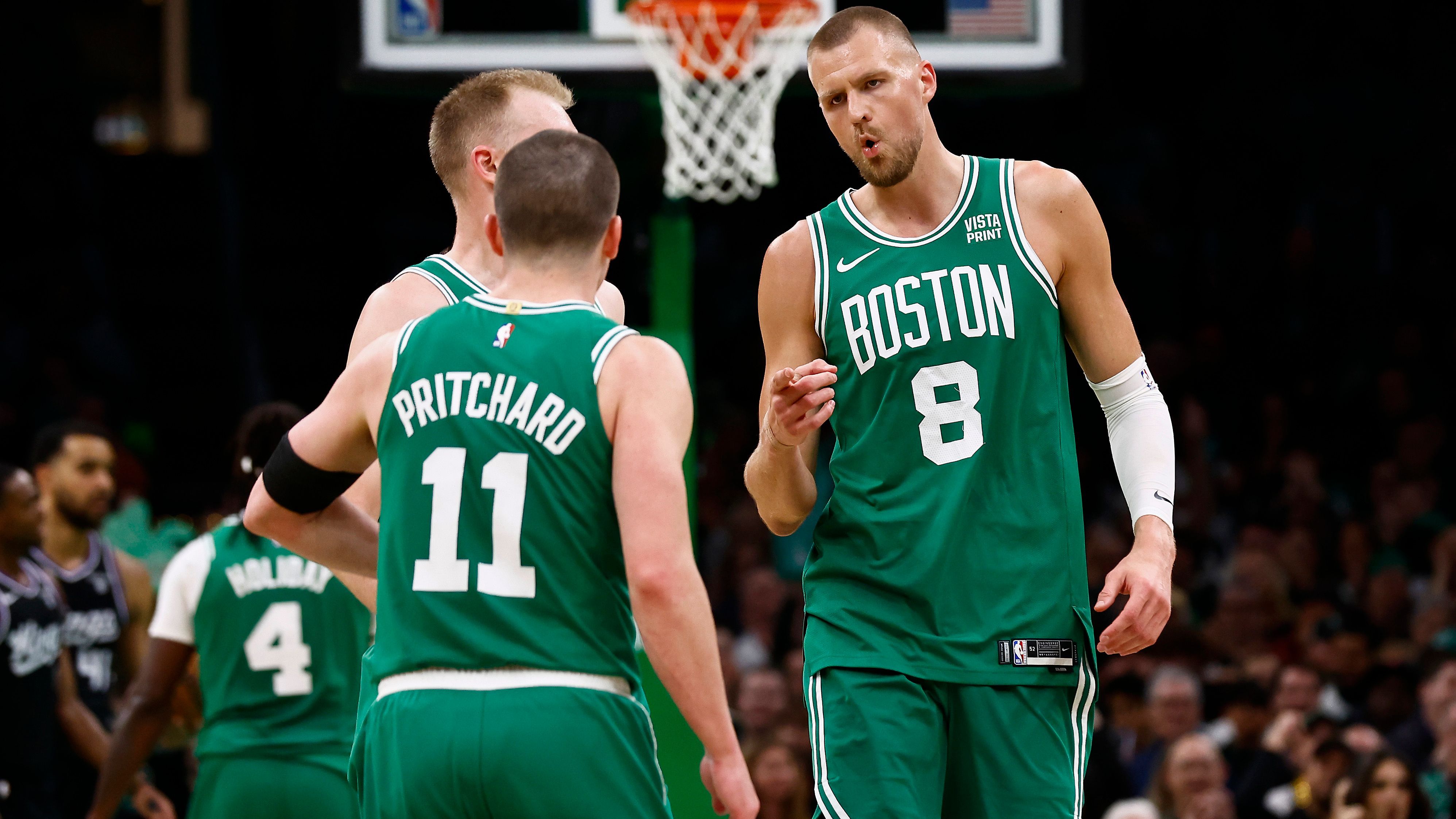 <strong>1. Boston Celtics (zuvor Rang 1, 61-16)</strong> <br>Nach den beiden ärgerlichen Niederlagen in Atlanta sind die Celtics wieder voll auf Kurs. Vier Siege in Folge. Besonders beeindruckend der Blowout gegen die Thunder. Boston hat schon eine gute Woche vor Ende der Regular Season das Heimrecht für die ganzen Playoffs (inklusive Finals) gesichert. Die Celtics sind neben Denver der große Titelfavorit.