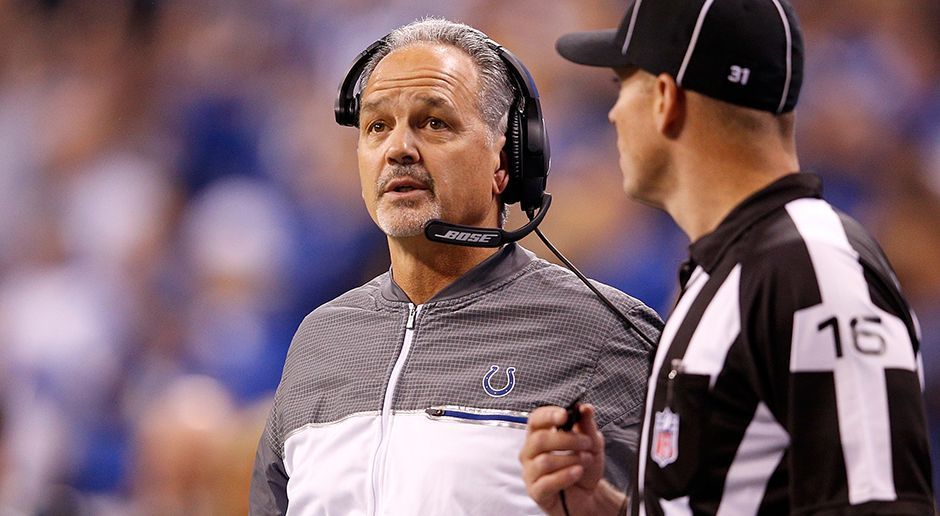 
                <strong>Chuck Pagano - Indianapolis Colts</strong><br>
                Chuck Pagano hat mit seinem Team zwar weiterhin Chancen, die Playoffs zu erreichen, dennoch könnte der Coach seinen Job als Mastermind der Indianapolis Colts bald los sein. Pagano steht bei den Fans mehr und mehr in der Kritik, da sein Team trotz einer schwachen Division nur auf Rang drei der AFC South liegt. Auch Quarterback Andrew Luck wird nach Meinung der Anhänger nicht genügend in Szene gesetzt, geht in der unkreativen Offense Paganos fast unter.
              