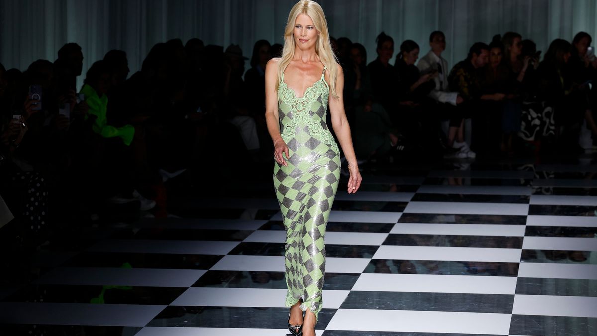 Claudia Schiffer Mailand Fashion Week - Teaser