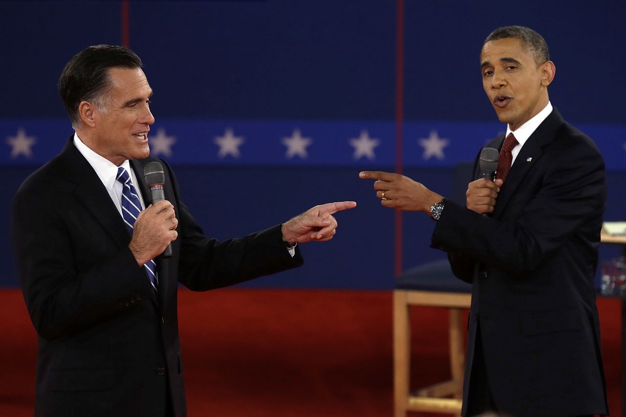 Beim Duell zwischen US-Präsident Barack Obama und seinem republikanischen Herausforderer Mitt Romney (links im Bild) offenbarte dieser geographische Schwächen: Romney behauptete, Syrien sei die Verbindung des Iran zum Meer. Ein Blick auf eine Karte zeigt: Iran grenzt nicht an Syrien und hat selbst eine eigene Küste.