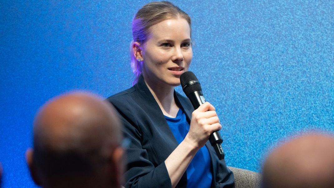 Julia Ruhs bleibt Moderatorin der Sendung "Klar“ beim BR – der NDR hat sich hingegen von ihr getrennt.