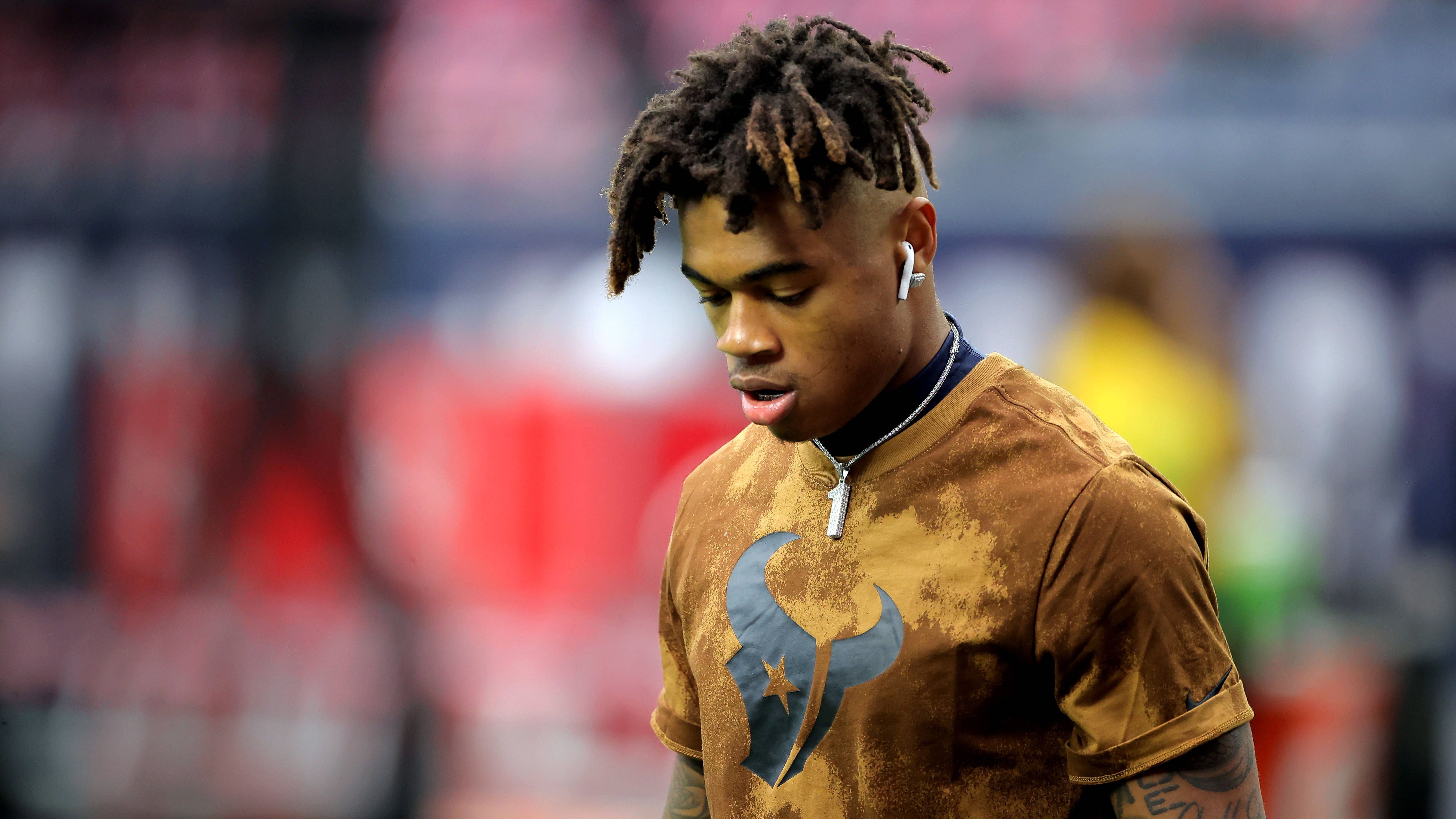 <strong>Tank Dell (Houston Texans)</strong><br>Die Houston Texans verlieren einen der besten jungen Wide Receiver der NFL. Tank Dell, der beim NFL Draft 2023 in der 3. Runde ausgewählt wurde und bislang Pässe für 709 Yards und sieben Touchdowns fing, zog sich im Spiel gegen die Denver Broncos bei einem Touchdown-Play einen Beinbruch zu und fällt für den Rest der Saison aus.