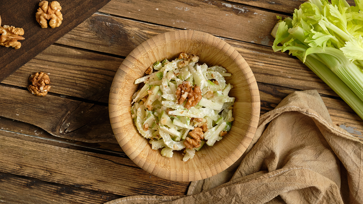 Sellerie-Salat mit Walnüssen