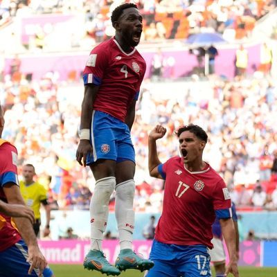 Costa Ricas Keysher Fuller feiert sein Tor gegen Japan.