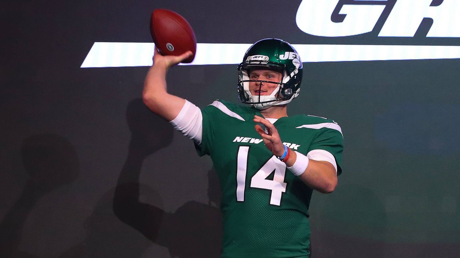 
                <strong>Platz 4: Sam Darnold</strong><br>
                Team: New York JetsPosition: Quarterback
              