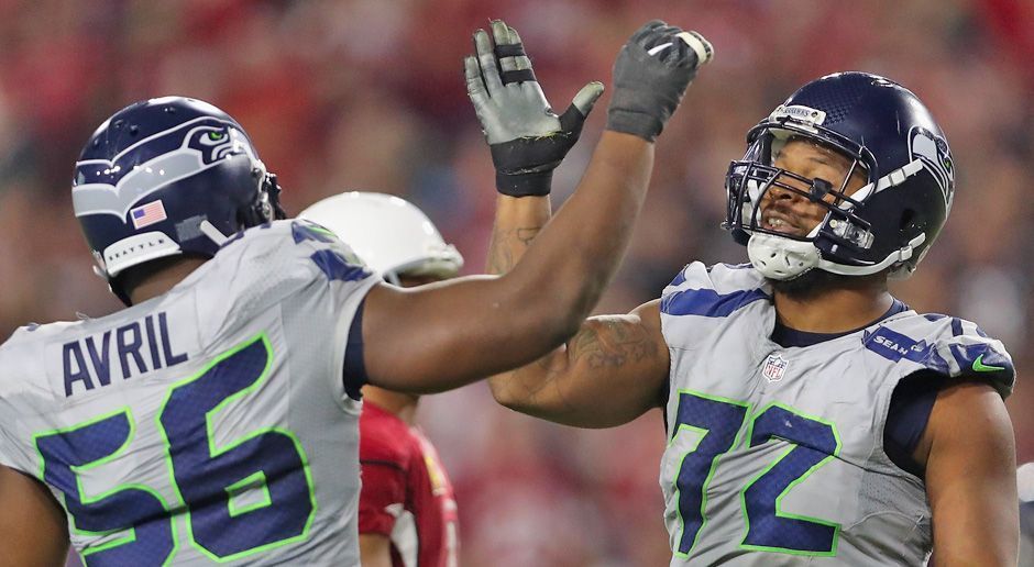 
                <strong>Platz 5: Seattle Seahawks</strong><br>
                Cliff Avril (11,5) & Michael Bennett (5): Combined 16,5 Sacks. Der eine hat Tony Romos Karriere beendet, der greift nach einer Saison mit Verletzungsproblemen wieder so richtig an. Monster-Duo in der Monster Seahawks-D, zumal mit Frank Clark (10 Sacks) ein richtig guter Backup bereitsteht.
              