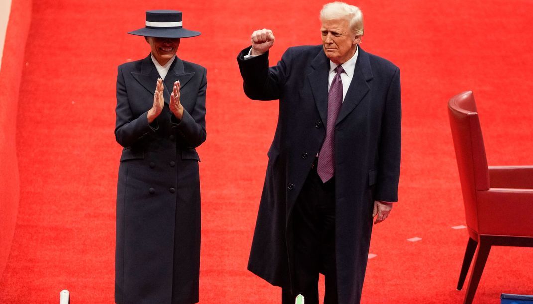 Präsident Donald Trump und First Lady Melania Trump treffen zur Indoor-Parade bei der Amtseinführung des Präsidenten in Washington ein.