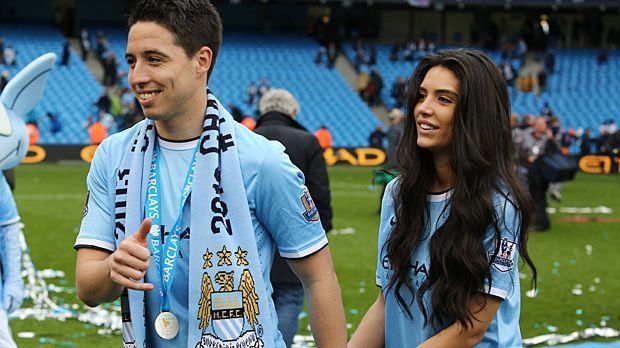 
                <strong>Sami Nasri und Anara Atanes</strong><br>
                Frankreichs Trainer Didier Deschamps verzichtete bei der WM 2014 auf Samir Nasri. Das rief dessen Freundin Anara Atanes auf den Plan. "Fuck France and fuck deschamps. What a shit manager!", twitterte das Model, das unter anderem für Victoria Secret auf dem Laufsteg steht. In Frankreich sorgte der Tweet für einen Rieseneklat.
              