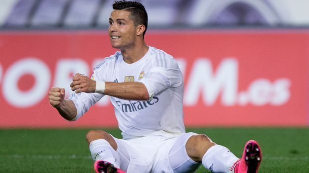 
                <strong>Angriff: Cristiano Ronaldo</strong><br>
                Angriff: Cristiano Ronaldo. Der einzige Portugiese der Mannschaft ist "CR7". Allerdings ist er nicht der einzige Spieler mit dem Namen "Ronaldo".
              