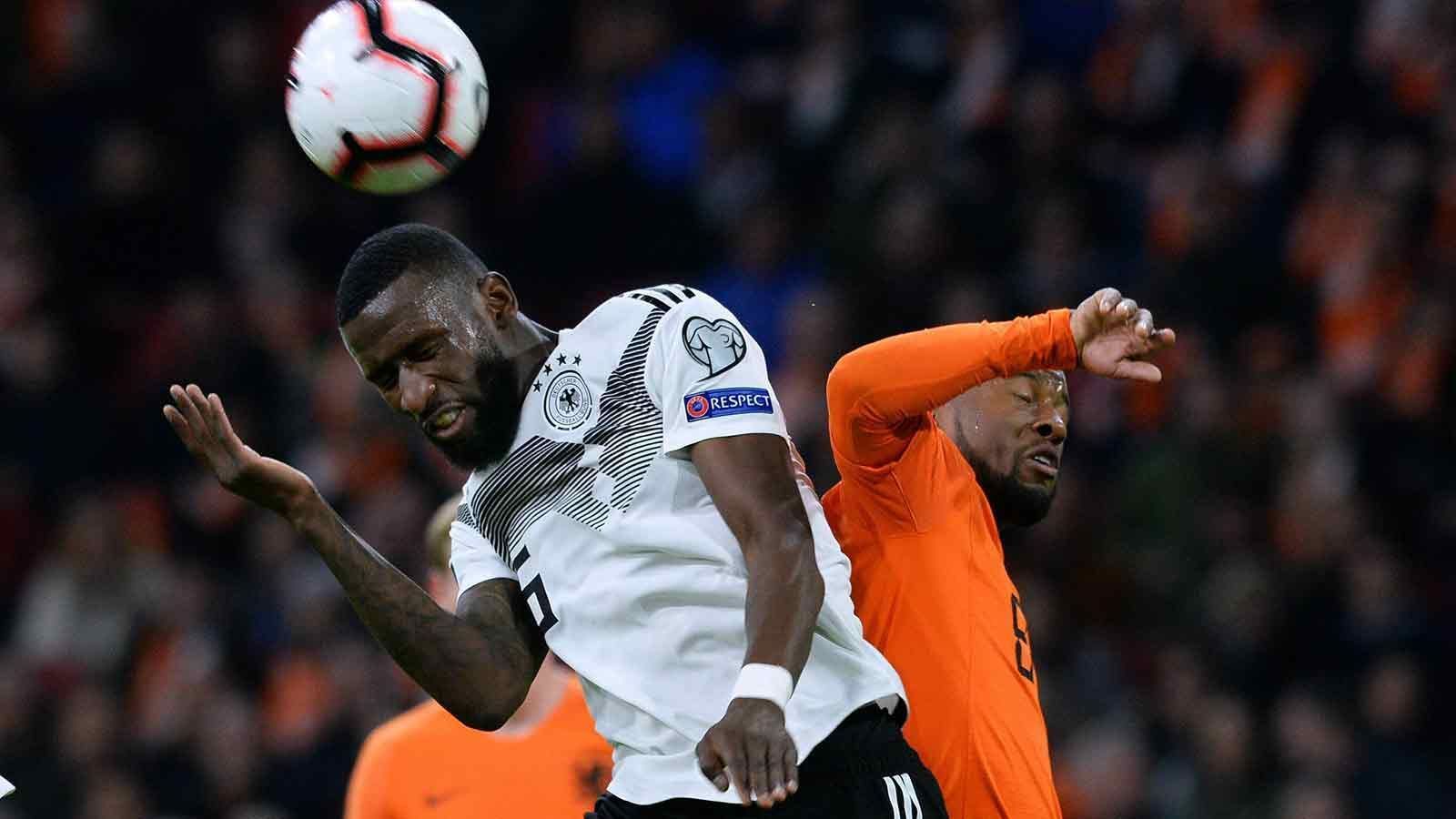 
                <strong>Antonio Rüdiger</strong><br>
                Dem ehemaligen Stuttgarter unterlaufen einige Wackler. So mutiert er zur Schwachstelle in der Abwehrkette. Rüdiger bringt bei vielen Standards seine Körperlänge gewinnend ins Spiel, beim 1:2 kommt er jedoch gegen de Ligt zu spät. Das 2:2 geht auch mit auf seine Kappe, weil er nicht richtig in den Zweikampf mit Depay geht. ran-Note: 4
              