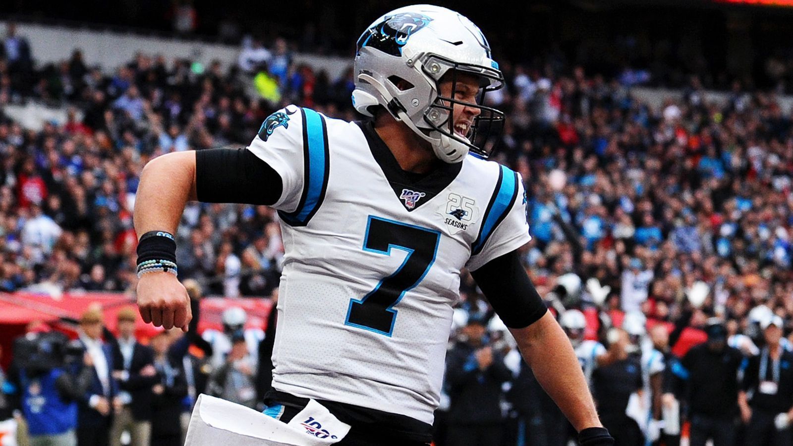 
                <strong>Gewinner: Kyle Allen</strong><br>
                Chance eiskalt genutzt, muss man im Fall von Kyle Allen wohl sagen. Vier Spiele, vier Siege, keine Interception: Wer vermisst bei den Carolina Panthers denn noch Cam Newton? Wie es heißt, könnte Allen tatsächlich Starter bleiben, auch, wenn Newton wieder fit ist. Immerhin: Head Coach Ron Rivera hat noch ein bisschen Zeit, um darüber nachzudenken. Denn in Week 7 haben die Panthers spielfrei. Doch danach dürfte Newton wieder fit sein.
              