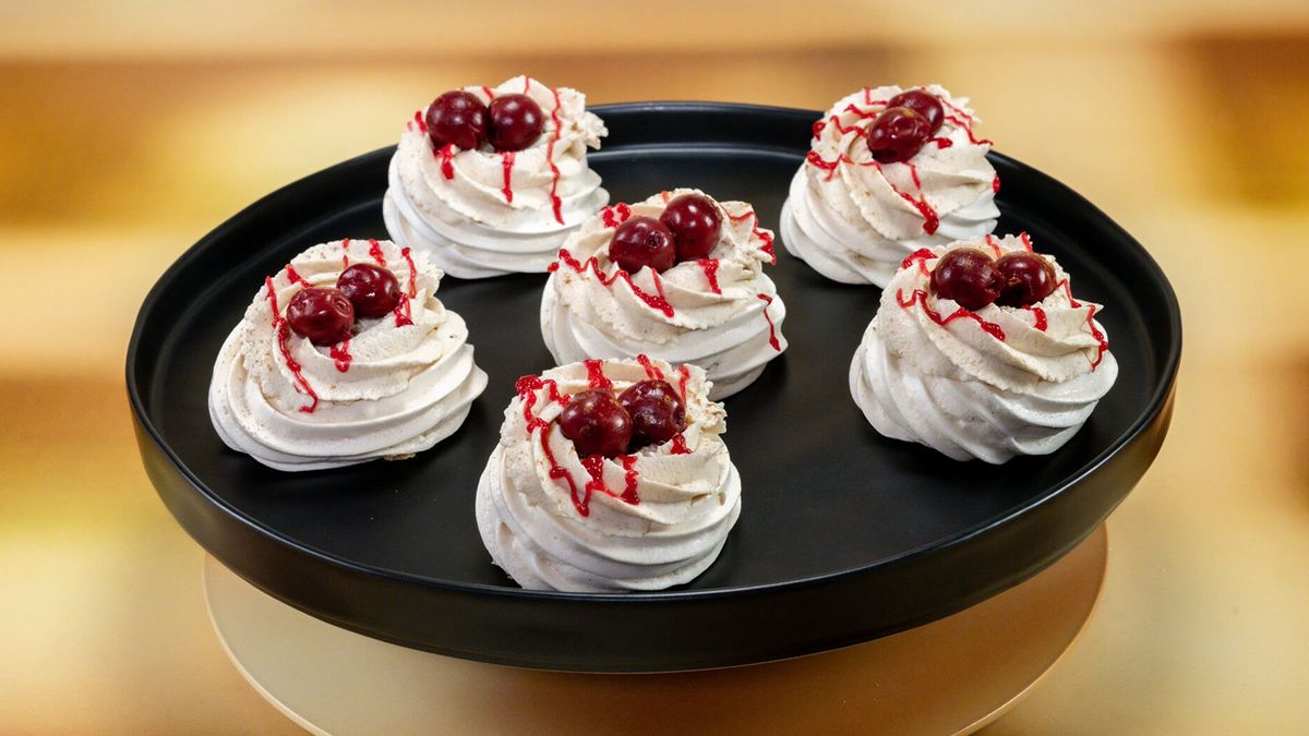 Patriks "Winterliche Pavlova": Baiser mit Zimt-Frischkäse-Creme