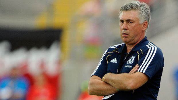 
                <strong>Carlo Ancelotti (2009 - 2011)</strong><br>
                Carlo Ancelotti (2009 - 2011): Ancelotti gewinnt gleich in seiner ersten Saison das Double aus Meisterschaft und FA Cup. Nach seiner zweiten Saison wird er trotz Platz zwei in der Liga entlassen. 
              