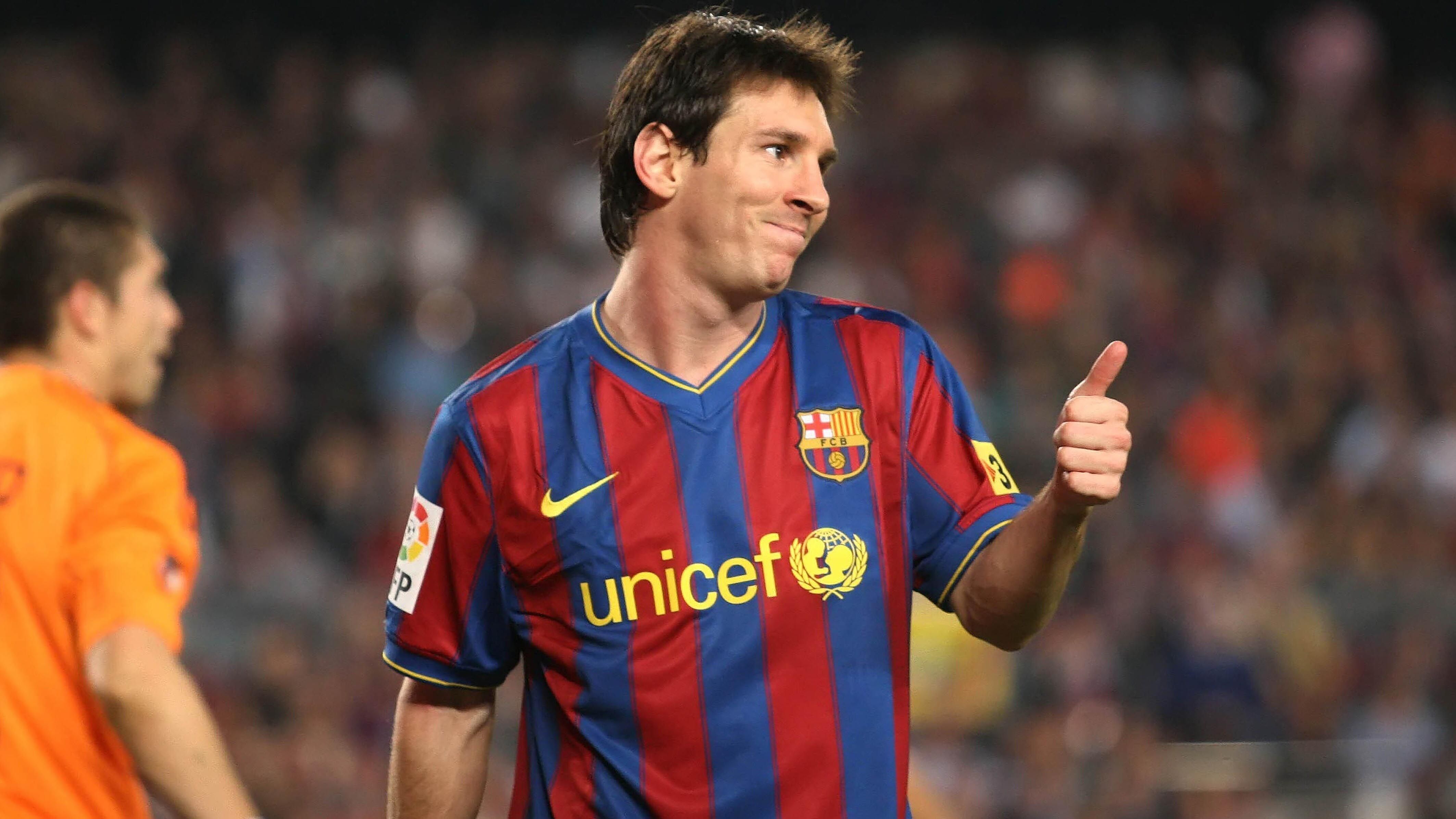 
                <strong>2009: Lionel Messi </strong><br>
                &#x2022; Nationalität: Argentinien <br>&#x2022; damaliger Verein: FC Barcelona <br>
              