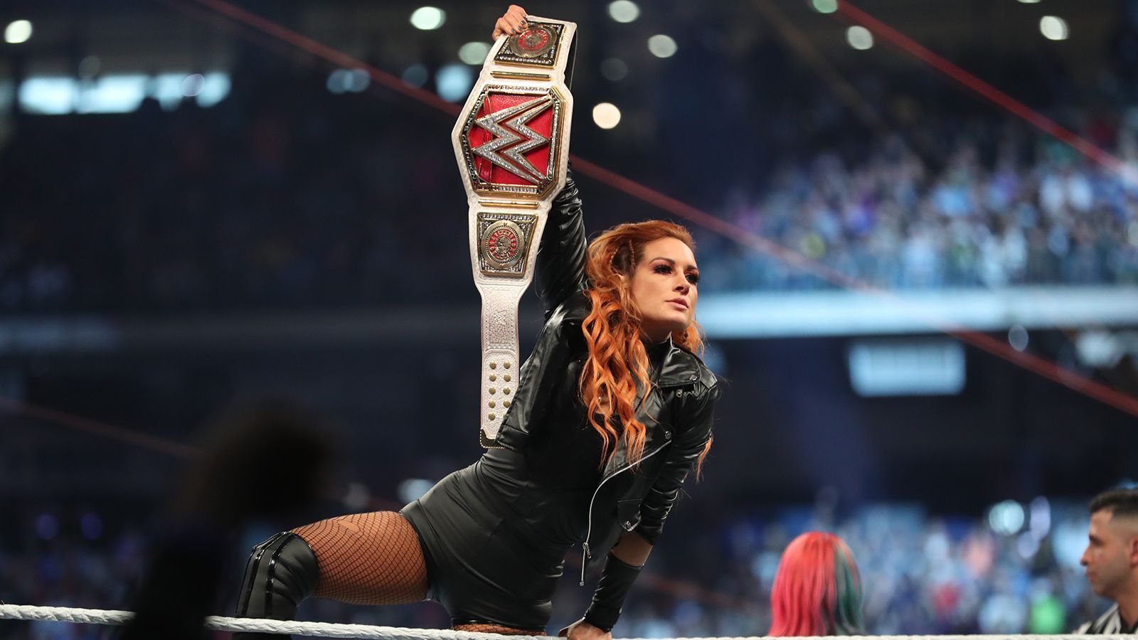 
                <strong>WWE Raw Women’s Championship </strong><br>
                WWE Raw Women's ChampionshipAktuelle Titelträgerin: Becky LynchTitel gewonnen gegen: Ronda Rousey (c) & Charlotte FlairChampion seit: 8. April 2019 (WrestleMania 35)
              