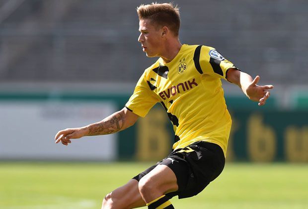 
                <strong>Erik Durm (Borussia Dortmund)</strong><br>
                Der Linksverteidiger, der Marcel Schmelzer die WM-Fahrkarte vor der Nase wegschnappte, ist auch beim Auftakt gegen Leverkusen gesetzt. "Schmelle" ist wegen einer Verletzung außer Gefecht.
              