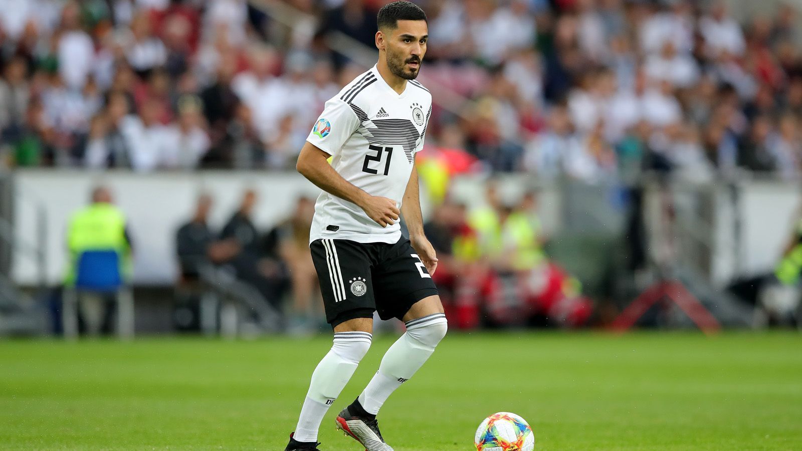 
                <strong>Ilkay Gündogan</strong><br>
                Besitzt keinen zweiten Vornamen.
              