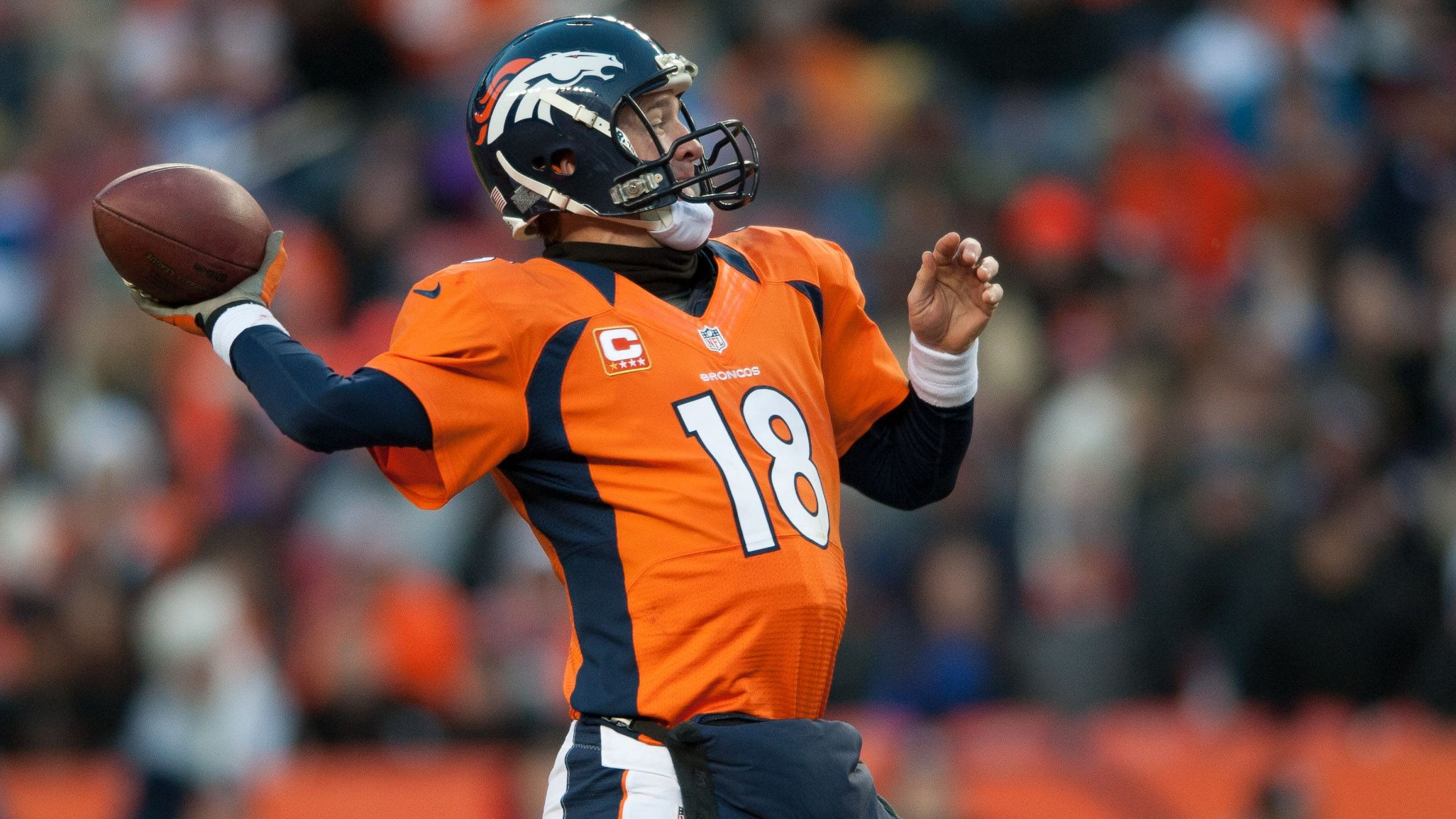 <strong>Passing Yards</strong><br>1. Peyton Manning (Denver Broncos) - 5477 Yards im Jahr 2013<br>2. Drew Brees (New Orleans Saints) - 5476 Yards im Jahr 2011<br>3. Tom Brady (Tampa Bay Buccaneers) - 5316 Yards im Jahr 2021<br>4. Patrick Mahomes (Kansas City Chiefs) - 5250 Yards im Jahr 2022<br>5. Tom Brady (New England Patriots) - 5208 Yards im Jahr 2011