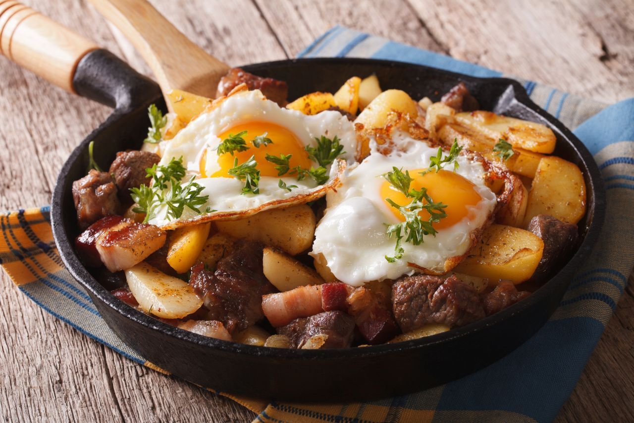 Ratsam ist die Kombination verschiedener Eiweißquellen, zum Beispiel Kartoffeln mit Eiern.