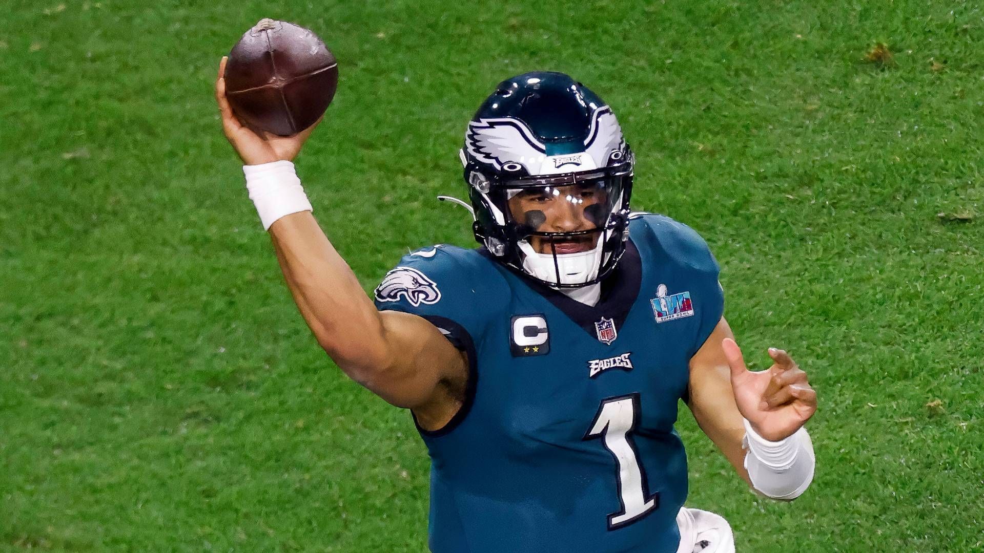 
                <strong>Platz 6: Jalen Hurts (Philadelphia Eagles)</strong><br>
                &#x2022; Ranking im Vorjahr: nicht gelistet<br>&#x2022; Statistiken in der Saison 2022: 15 Spiele, 3.701 Yards, 22 Touchdowns, 6 Interceptions<br>
              