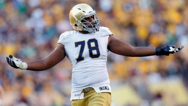 
                <strong>9. Ronnie Stanley</strong><br>
                9. Ronnie Stanley (Notre Dame) - Der Offensive Tackle besticht vor allem durch eines: Beständigkeit. Egal ob im Hinblick auf Pass-Protection oder Schnelligkeit. Viele dachten, dass sich Stanley schon für den Draft 2015 anmeldet, stattdessen ging er weiter zur Schule. 2016 dürfte es jedoch endlich losgehen mit seiner NFL-Karriere.
              