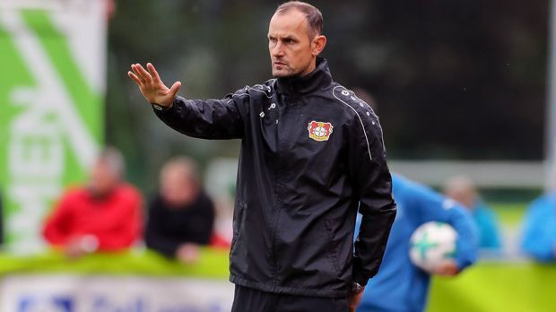 
                <strong>Heiko Herrlich (Bayer Leverkusen)</strong><br>
                Punkteschnitt: 0,91 pro Spiel - Punkte in der Bundesliga: 20Bundesliga-Spiele als Trainer: 22Verein(e) als Bundesliga-Trainer: VfL BochumBilanz: vier Siege, acht Unentschieden, zehn Niederlagen - Torverhältnis: 22:37
              